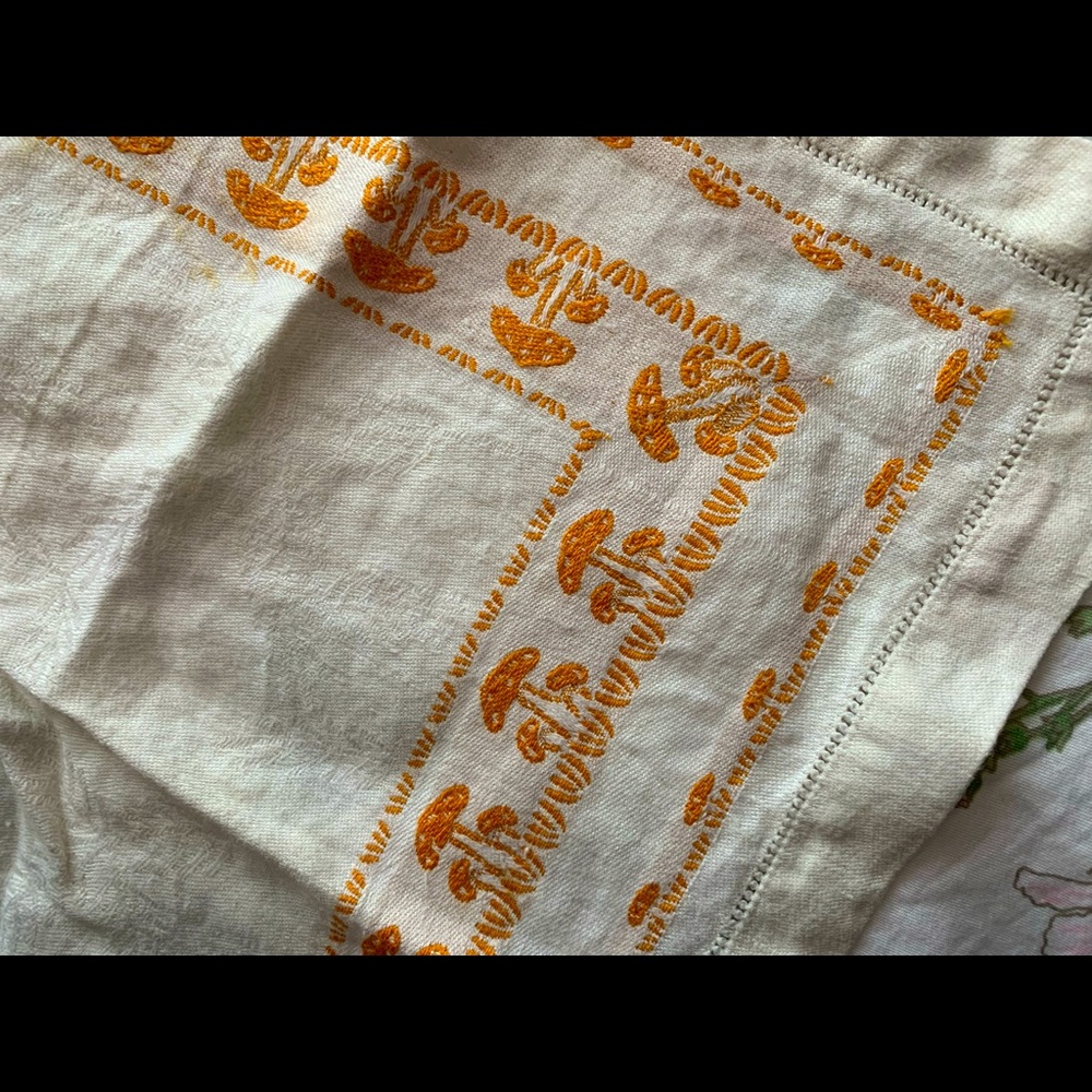 4 Vintage Mushroom Cloth Napkins